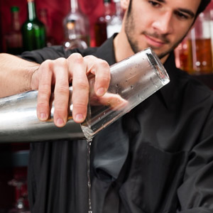 male bartending class student