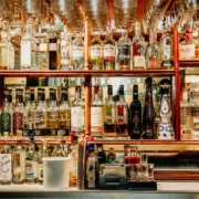 Julio-Bermejo-Tommys_bar_1400x640-aa9dab63a37044e7a828ed46377e22a8