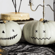 Image: Turn your Halloween party into a spooky celebration with these creative cocktail recipes with National Bartending School. Image by Freepik
